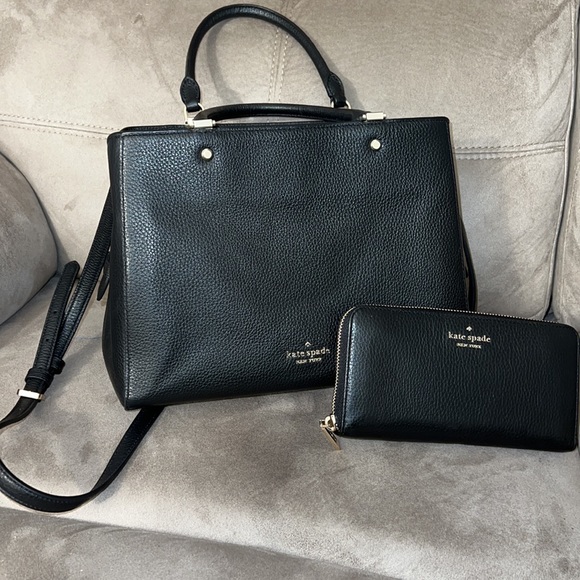 kate spade Handbags - Kate Spade Black Leather Purse & Wallet